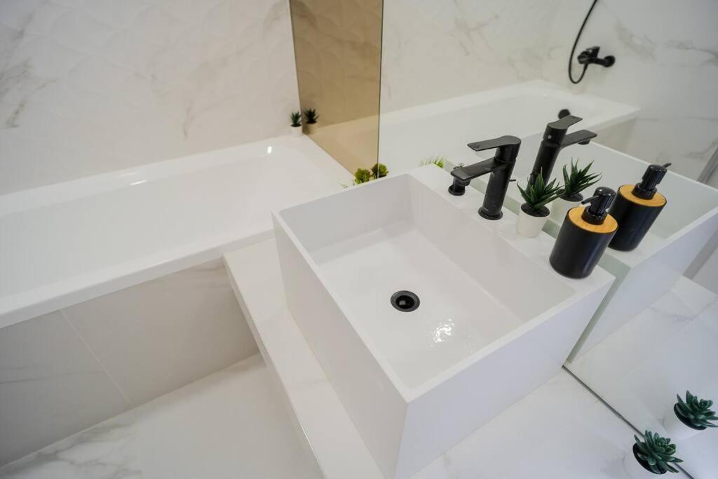 Politehnica Park Residence: Modern Comfort * Bucureşti